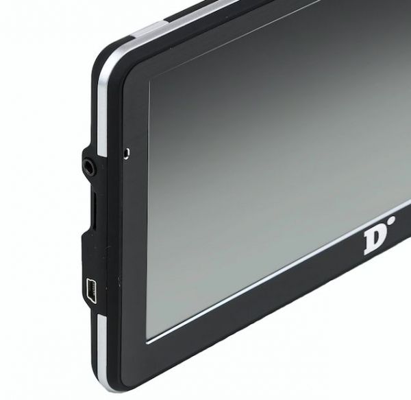 Diniwid N7 ports: microSD slot, 3.5 mm jack and mini-USB
